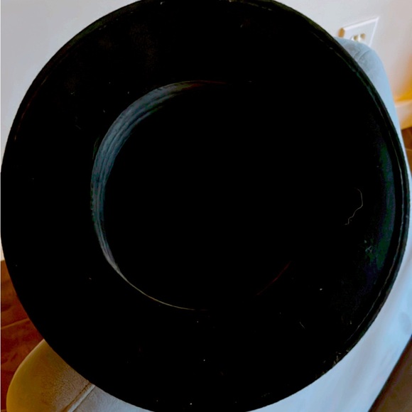 Black hat with removable tassel - Picture 1 of 5